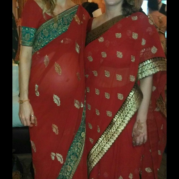 Last chance!! Gorgeous red sari from India - Picture 2 of 3